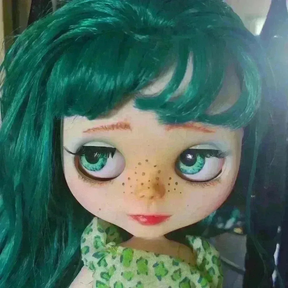 Custom Blythe Doll "Esmeralda" - Picture 5 of 12